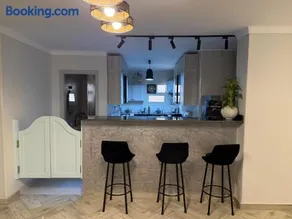 Cozy Apartment in Central Location, Comfort Stay - Image 3