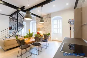 Old Town Luxury House - Image 3