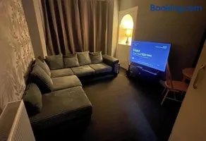 Glasgow City Escape - 2 Bedroom Apartment - Image 2