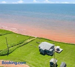 PEI Ocean Front Beach House - Image 4