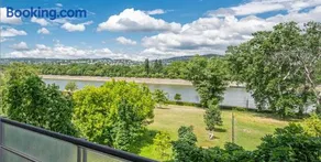 Wellness Riversider - with a view of the Danube and Margaret Island - Image 2