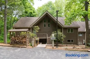 Walk to Slopes & Village at Wintergreen Resort - Image 1