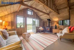 Snow Hall Barn - Image 2