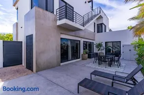 Modern House, Rooftop Ocean Views & Private Pool - Image 4