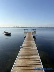 Lovely Secluded Holiday Home Near Beach - Image 2