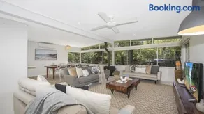 Pool, Pet - Friendly, Fireplace, Walk To Beach - Image 2
