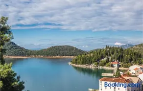 One-Bedroom Apartment In Ploce - Image 2