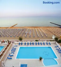 Hotel Condor - Image 2