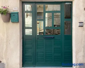 Augustali Momenti Apartment - Image 1