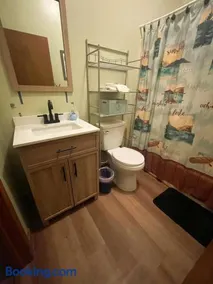 Cabin in the pines - Image 3
