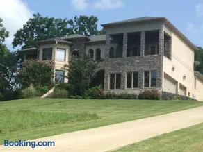 The Big House on Pleasant Valley Farm - Image 1