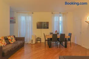 2 Bedroom Apartment-8P-Madeleine With Netflix - Image 1