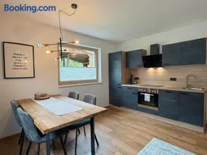 Apart Pair im Dorf - Image 3