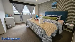 Immaculate Quiet Home with Pool and Gym Ideal for Great Ocean Road Stopover - Image 4