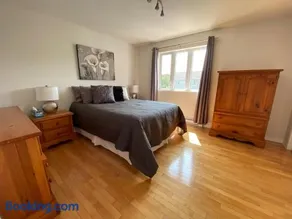 Lovely cottage with heated swimming pool - Image 3