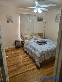 Honey queen room 5 - Image 2