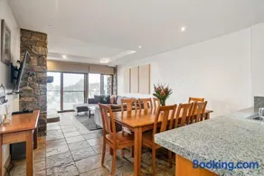 Alpine Woodsmoke Apartments - Image 2