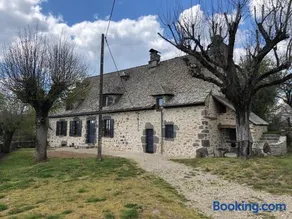 Maison typique Auvergnate, piscine et four à pain - Image 1