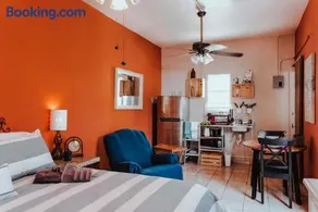 2 Cozy College Student Room with AC, Wi-Fi, Kitchenette - Image 4