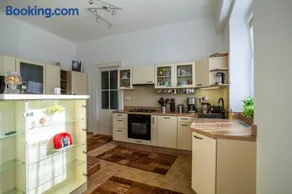 Luxury Air-conditioned Family Apartment Špitálska Old Town - Image 5