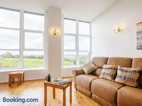 5 Bed in Holsworthy oc-89900 - Image 5