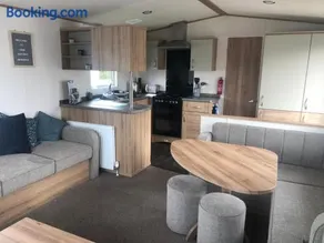 MPoint36 at Tattershall Lakes Hot Tub Lake Views 3 Bedrooms - Image 3