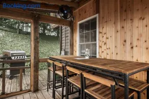 Valley Views Hot Tub Deck Screened Porch & WiFi - Image 2