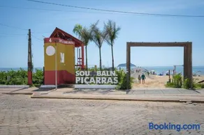Apto a 100m da PRAIA, dois quartos, 2 bcw, sala de estar, Cozinha completa, Churrasqueira, Wi-Fi Ideal para famílias ou amigos viverem momentos inesquecíveis Reserve agora mesmo - Image 4