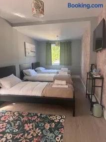40th Avenue Guest House - Image 4