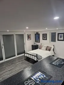 Lovely unit elgin drive Coastal Bliss Your Seaside Retreat with City Excitement - Image 3