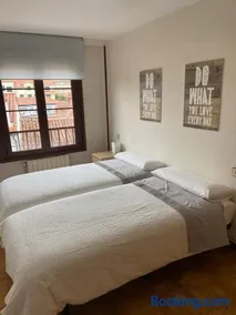 Piso 3 habitaciones, centro de Colombres hasta 8 personas - Image 3