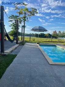 Casa com Piscina na Represa de Carlópolis - Image 5