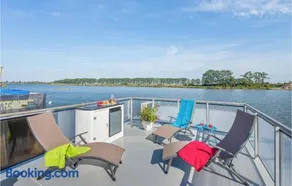 Beautiful Ship In Blotnik With Wifi - Image 1