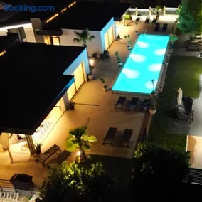 Luxury Villas Giardino Lozenetz - Image 2