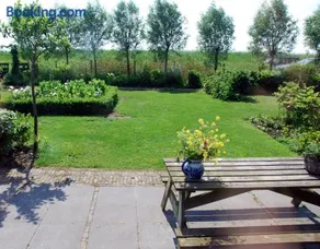 Bed In Waterland - Image 5