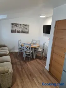 2 Bedroom Central Apartment - Image 3