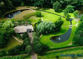 Boxtel Farmstay w Free Parking, Lake View & Space - Image 1
