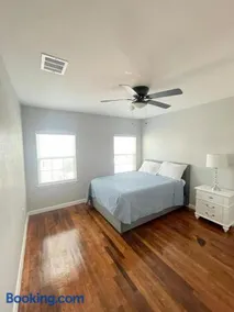 Spacious Location! 15 minutes from downtown Dallas - Image 5
