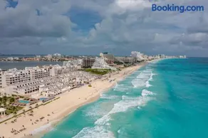 Amazing Caribbean Ocean view at Villas Marlin in Cancun - Image 4