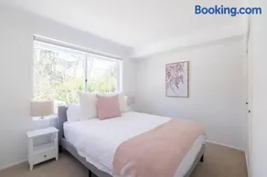Abbey House - 3BR/sleeps 8 - South Leura - Image 2