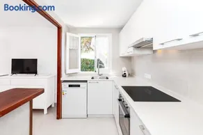 Apartamento con jardín, terraza y barbacoa | Vistas al jardín - Image 2