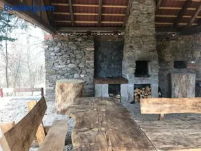 NA SAMOTĚ U LESA - Image 1