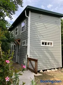 Cozy Coop Casita - Lake Travis-Hot Tub-Tiny House - Image 2