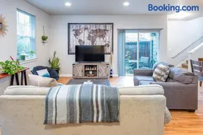 TWO townhomes for your giant group! - Image 3