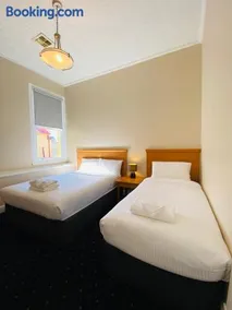 Gardners Inn Hotel - Image 1