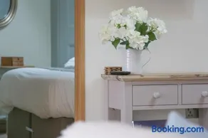 BARLEY - cosy stylish apartment - easy access to Bath and many nearby attractions - Image 4