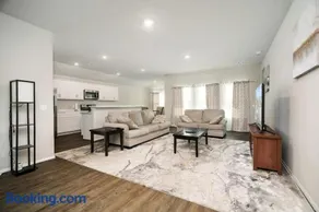 Stylish and Luxuriously Furnished 3BedRoom Getaway - Image 1