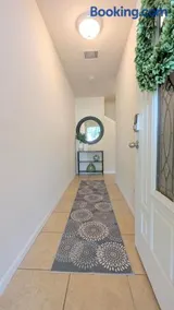 Katy Family StaySleeps 8BackyardPet Friendly - Image 2