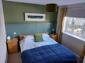 Seaview Guesthouse - Image 2