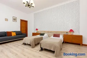 Vintage Apartments Warsaw Praga by Noclegi Renters - Image 3